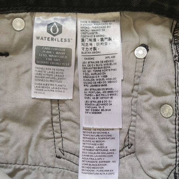 Levi's 501 Black Button-Fly Cut Off Short - Size 28 - Picture 8 of 11